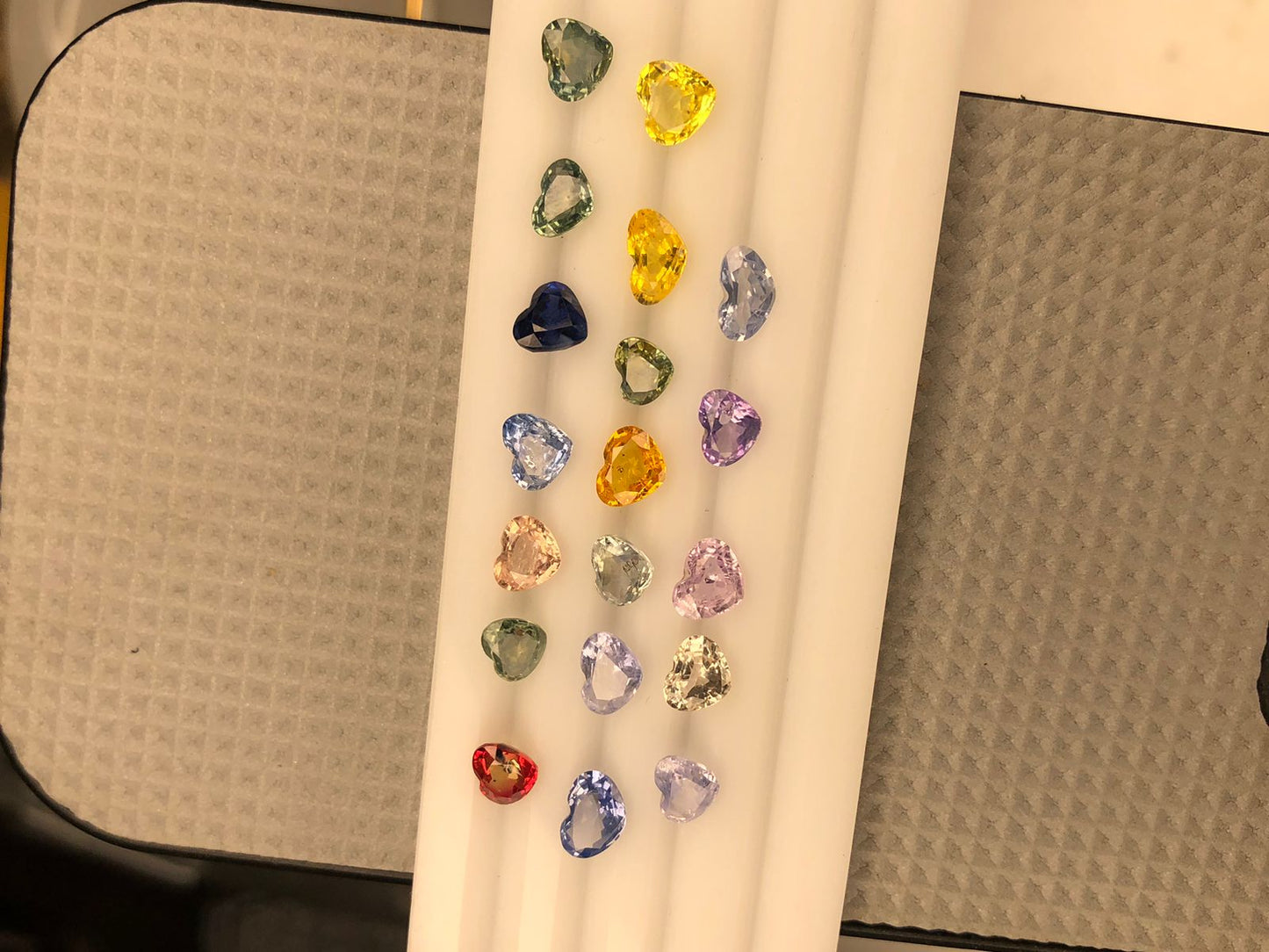 14.6 carats Natural Ceylon Sapphires Sri Lanka Saphires