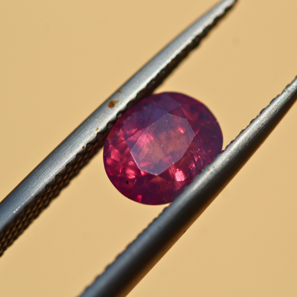 1.60 carats Natural Lavandar Color Kashmir Sapphire Faceted Stone | Purplish Pink Sapphire