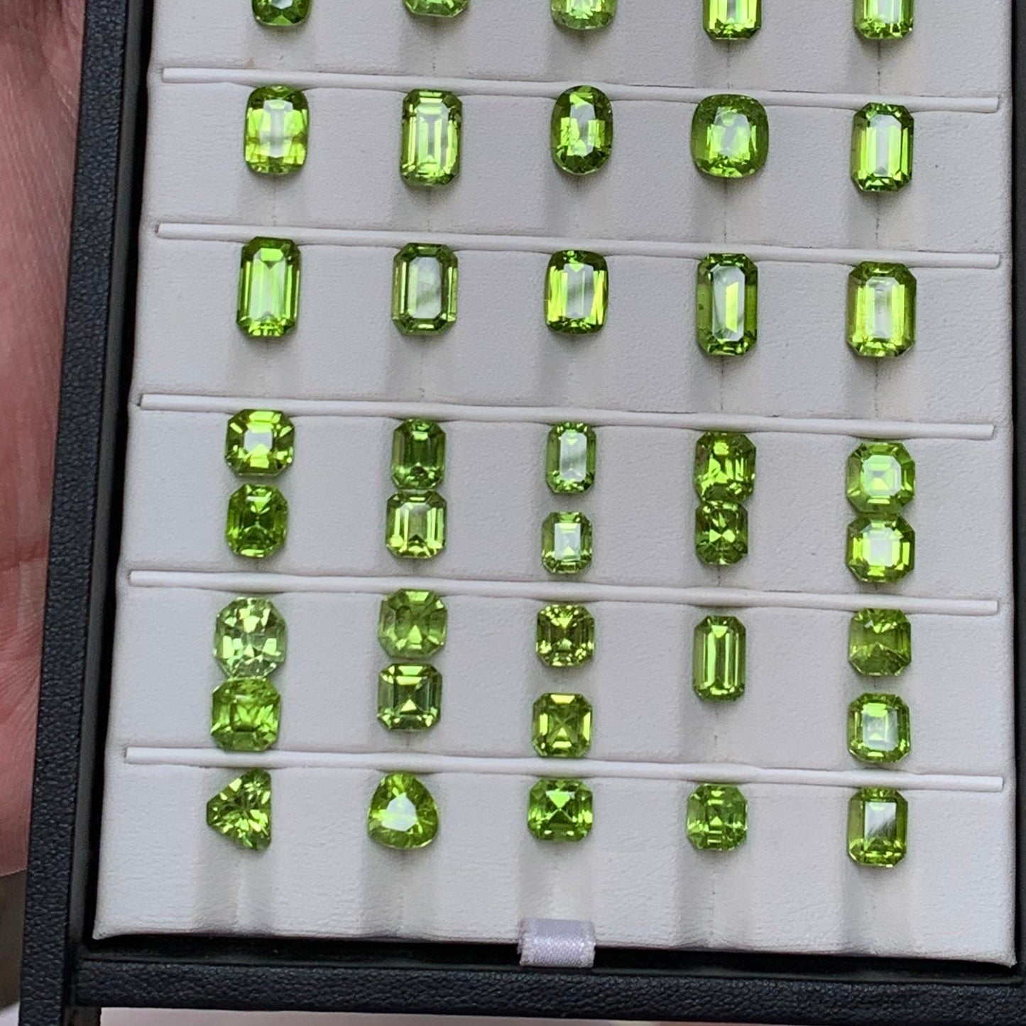 august birthstone kendra scott