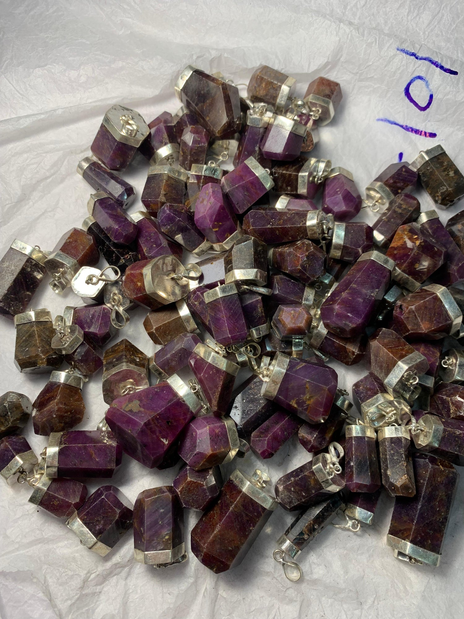 30 pieces Raw Ruby Crystal Pendants