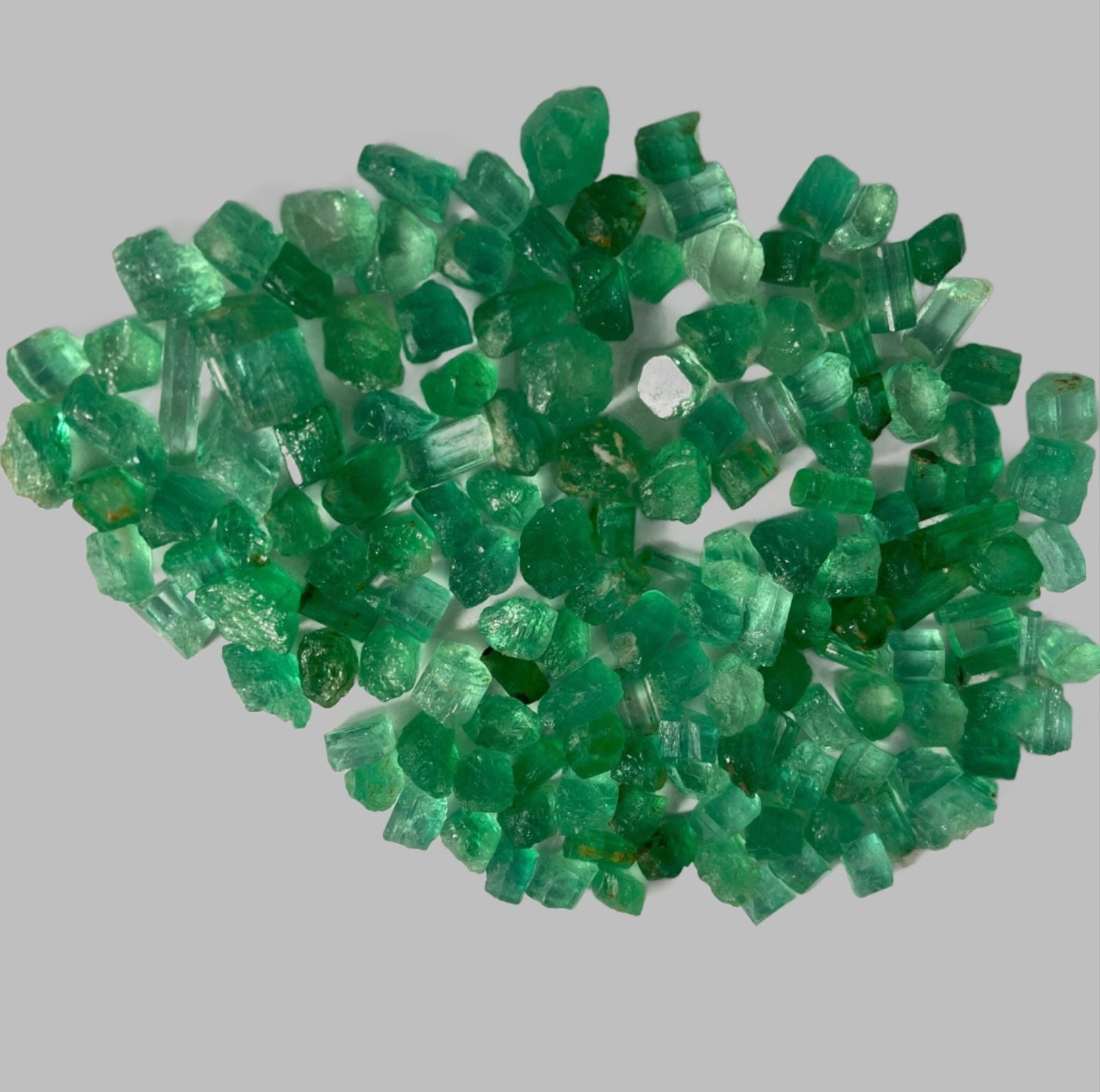 200 carats Facet Grade Natural Raw Emeralds