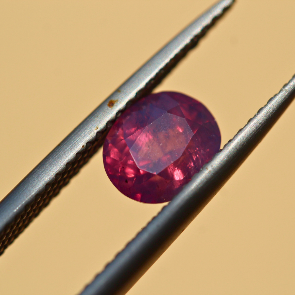 1.60 carats Natural Lavandar Color Kashmir Sapphire Faceted Stone | Purplish Pink Sapphire