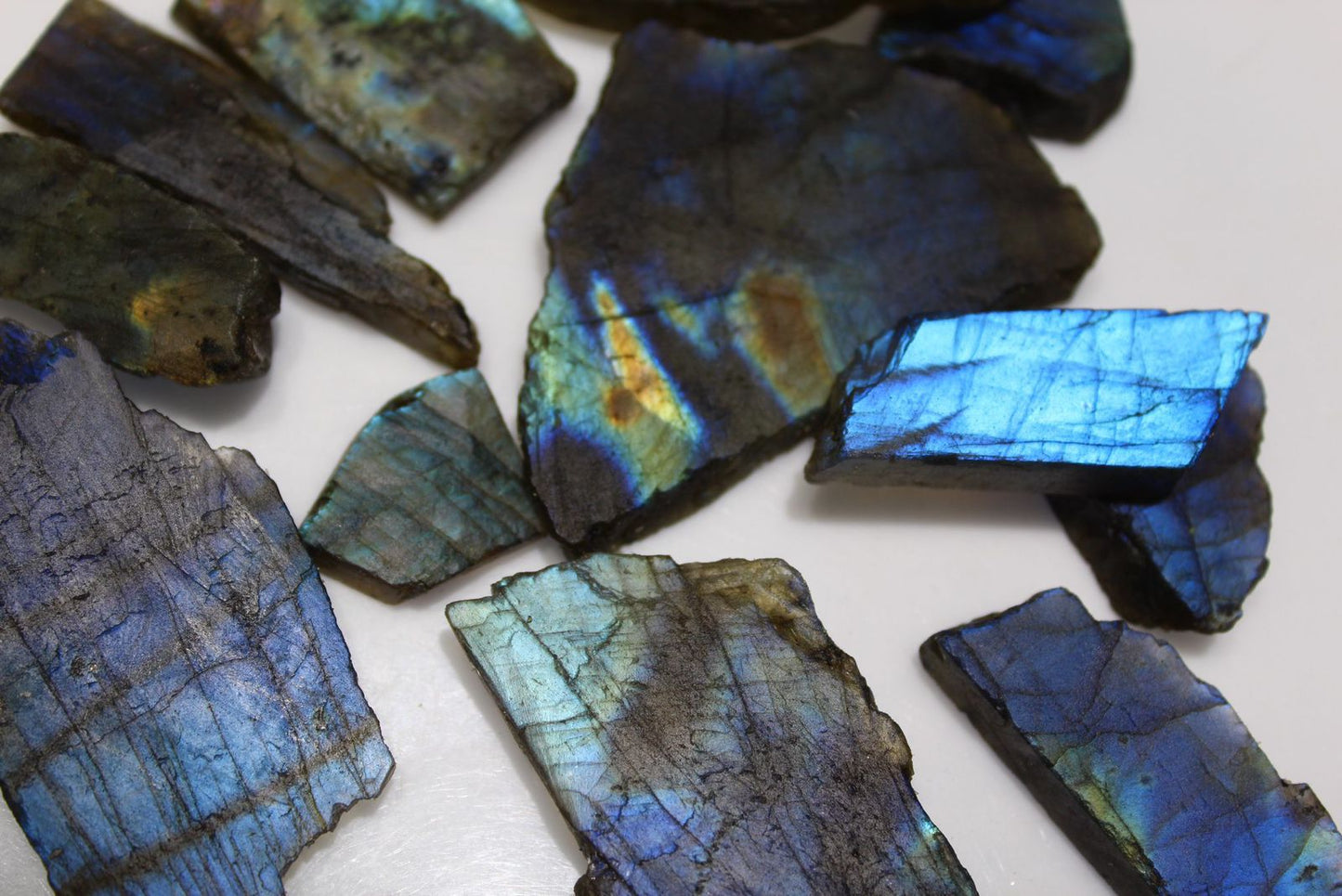 1kg Labradorite plus 1kg Amber