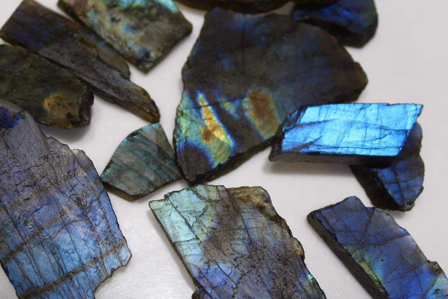 1kg Labradorite plus 1kg Amber