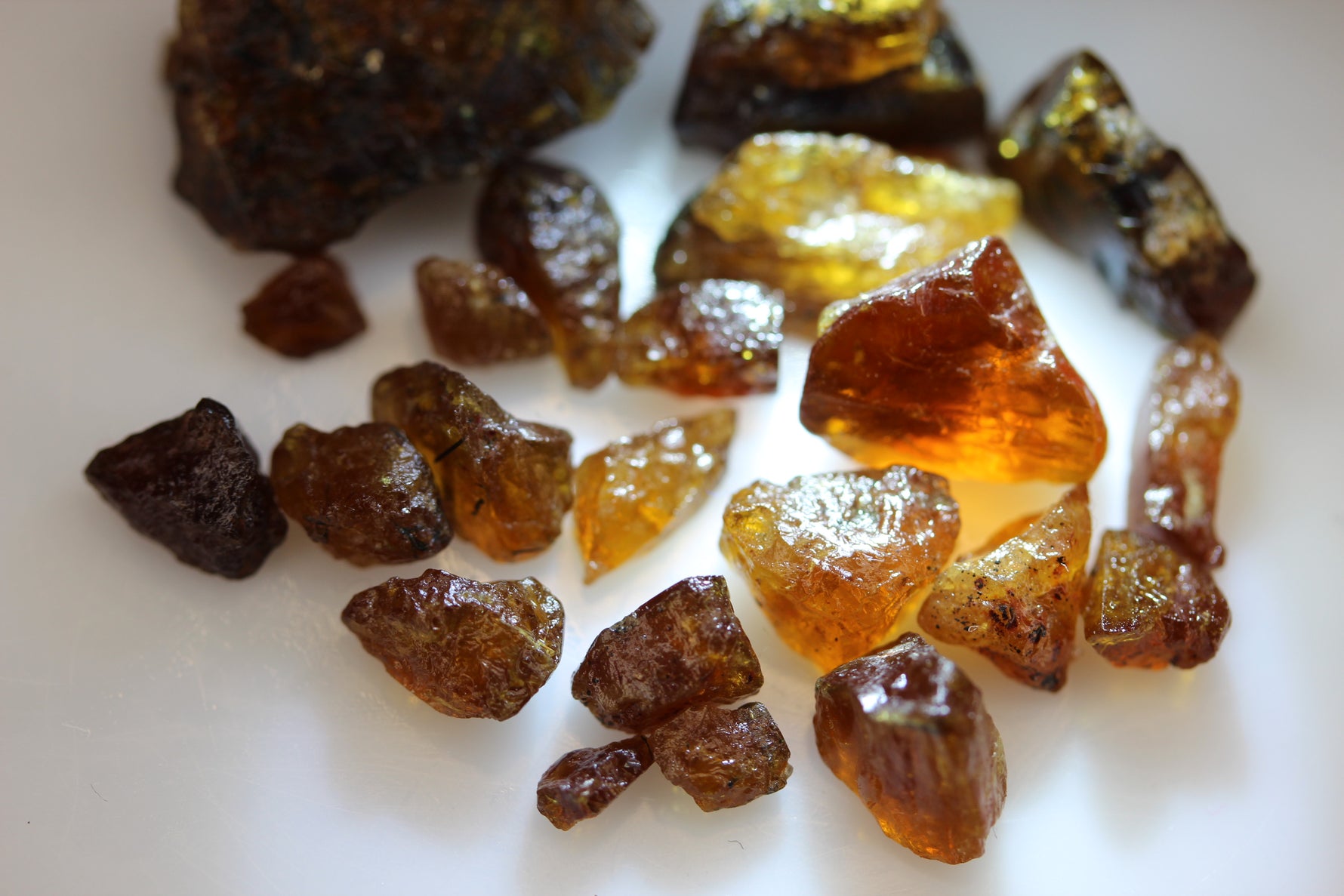 Rough Bastnasite Rare mineral for Cutting