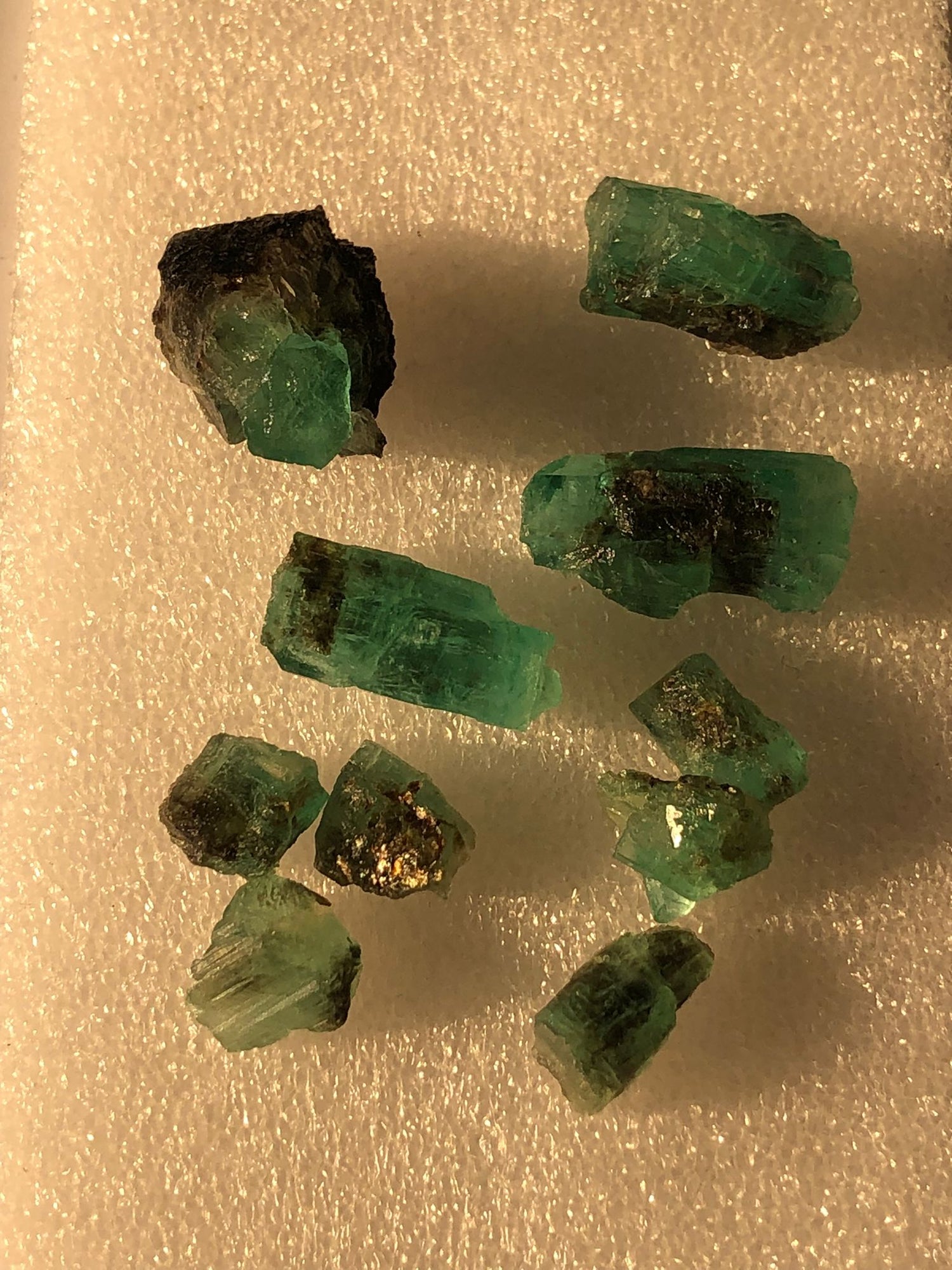 Green rough emerald for Cutting