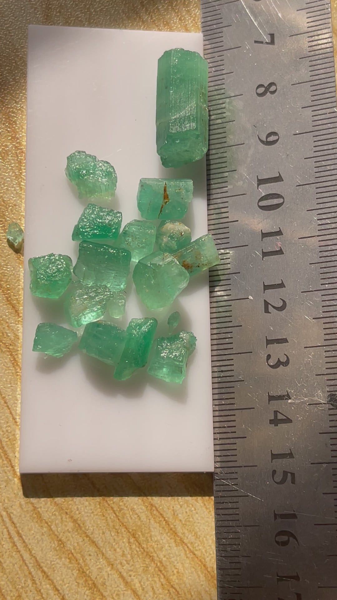 55 carats Natural Panjshir Emerald for Faceting