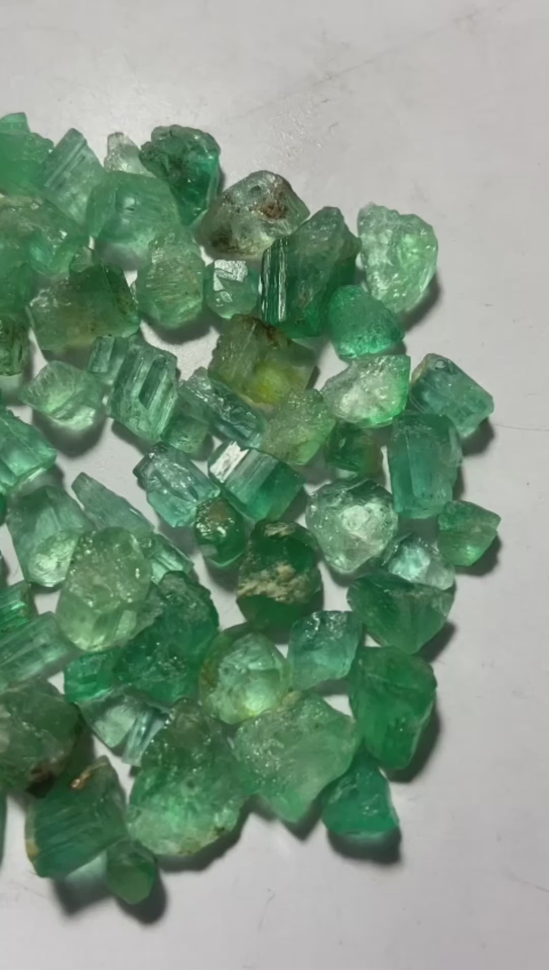 150 Carats Rough Emerald Stones for Faceting