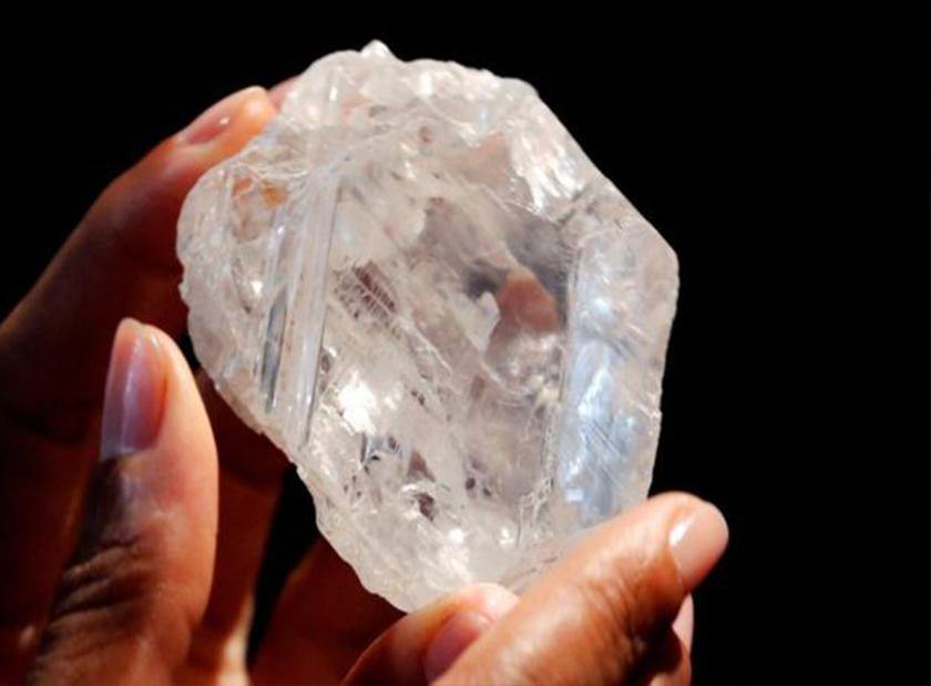 Sotheby’s Diamonds presented its outstanding gem to gate that is 102.34 carat, D-Flawless - Folkmarketgems