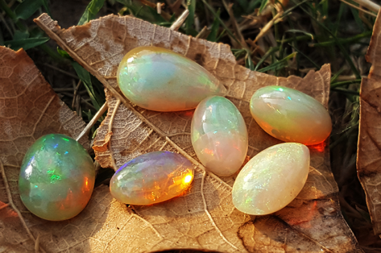 Opal Gemstones - Folkmarketgems