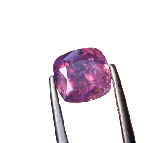 1.57 carats Purplish Pink Sapphire