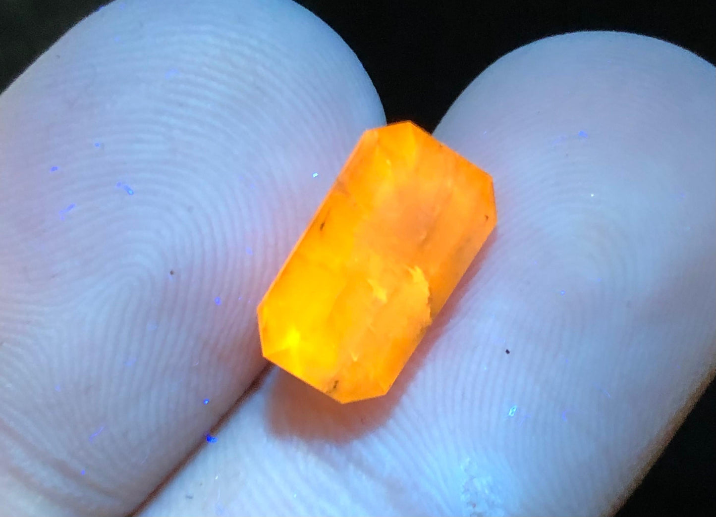 4.35 carats Natural Afghanite Stone UV reactive