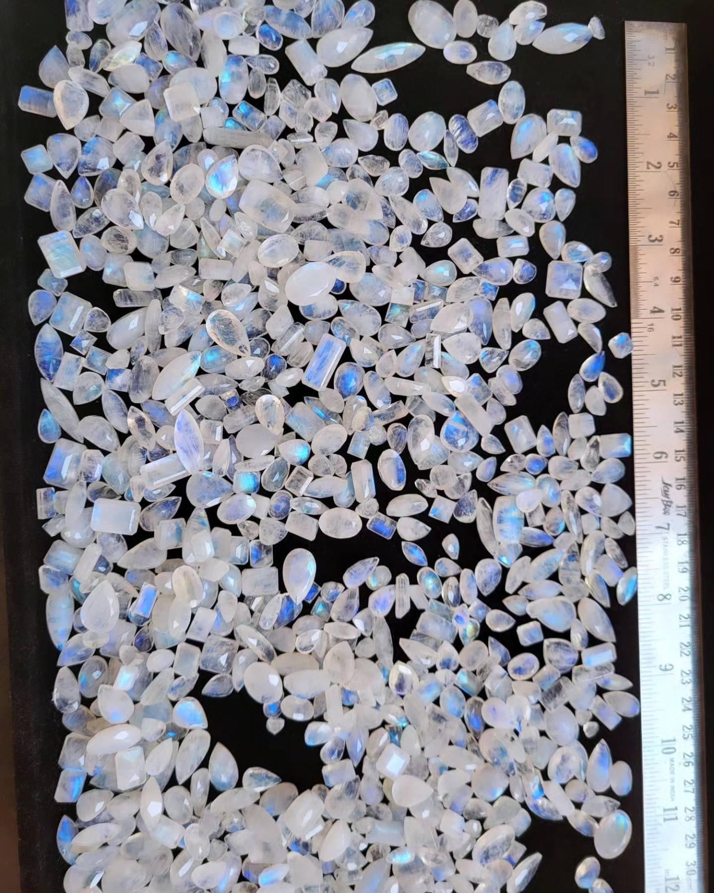 500 Grams Blue Flash Moonstone Cabochons Best Quality