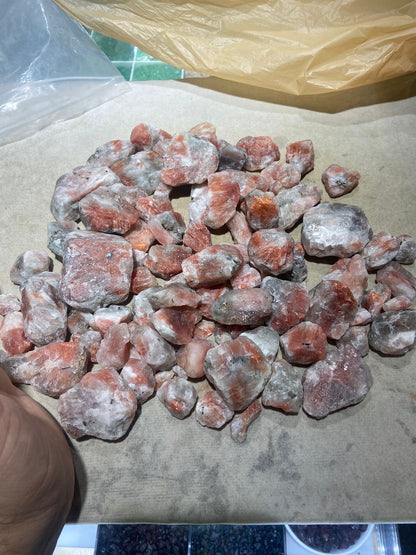 One kg Raw Sunstone for Lapidary Artists