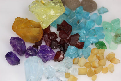 160 Carats Mixed Facet Rough Gemstones Emerald, Amber, Aqua, Amethyst, Citrine, Quartz, Tsavorite, Citrine, Garnet