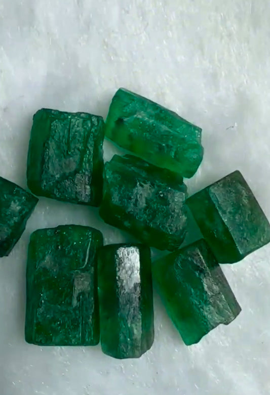 26 Carats Facet Rough Emerald Stones