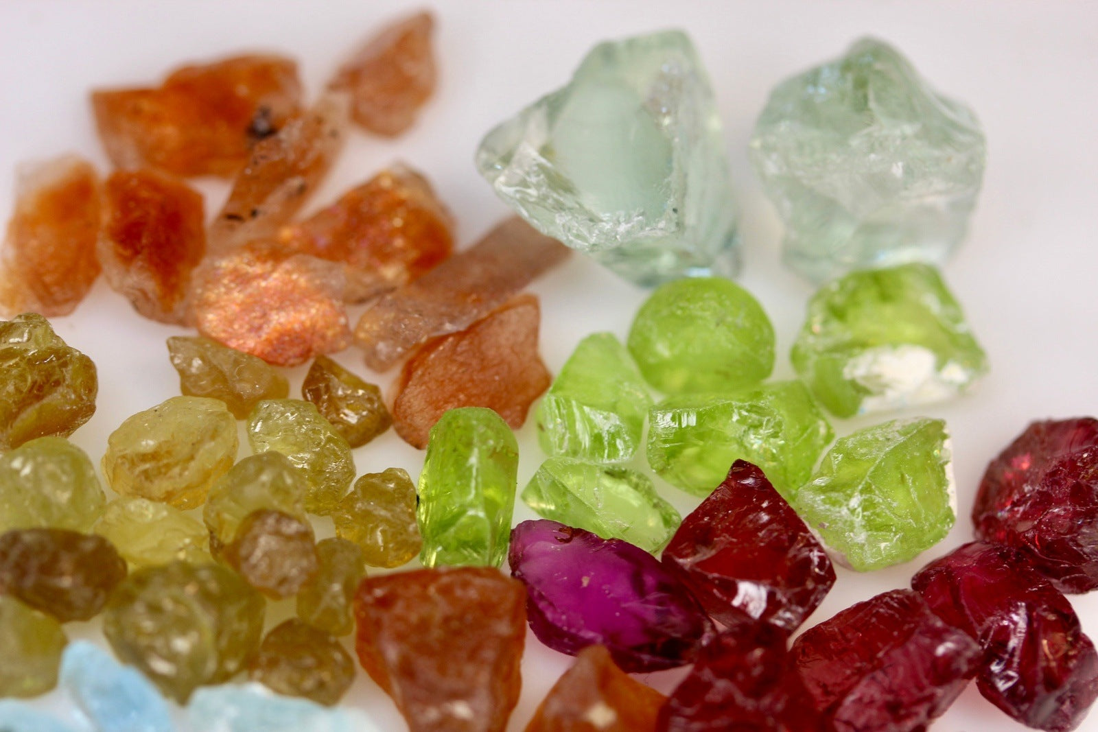 200 carats Facet Rough Combo Stone Deal Amethyst, Garnet, Sunstone, Pe ...