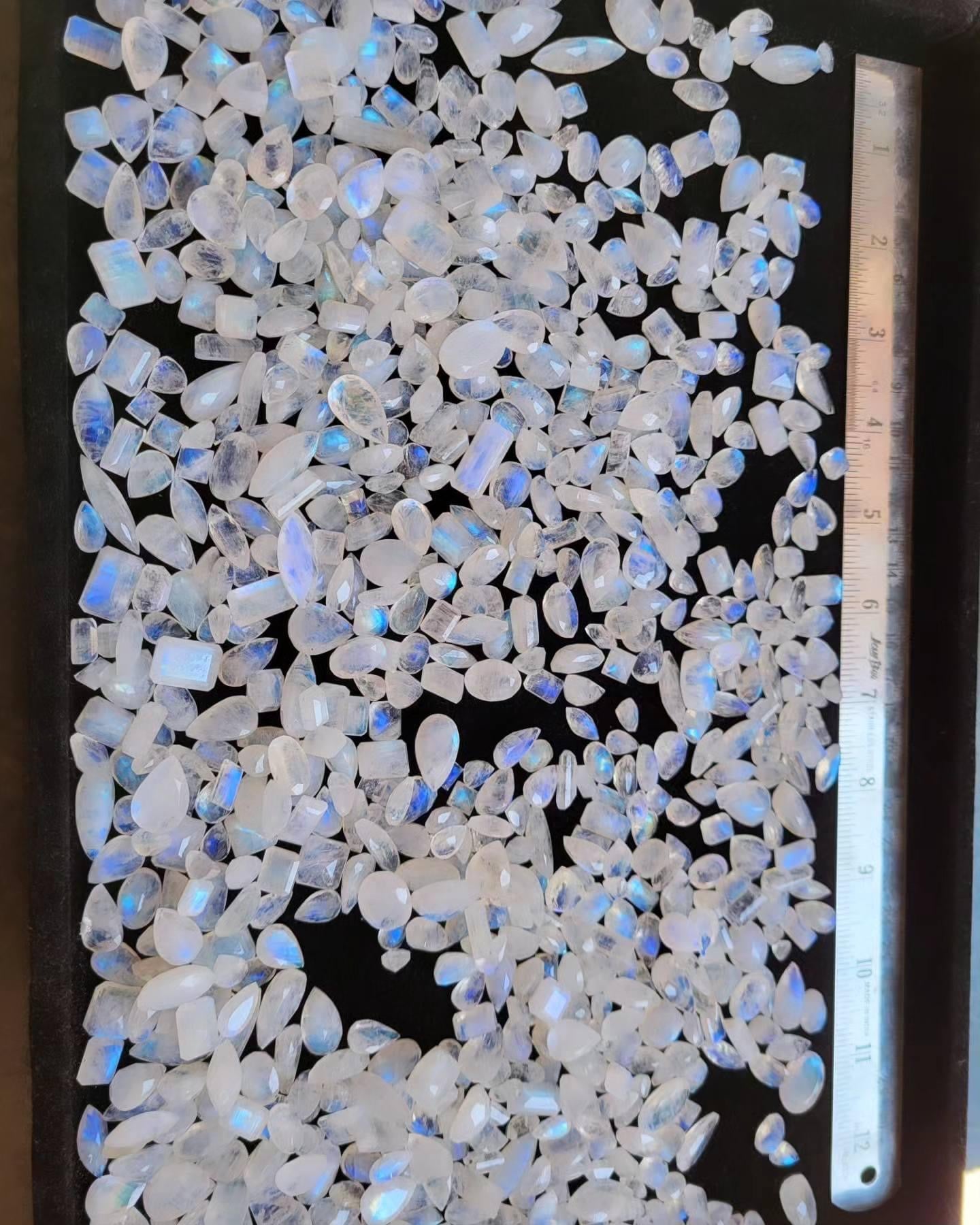 500 Grams Blue Flash Moonstone Cabochons Best Quality