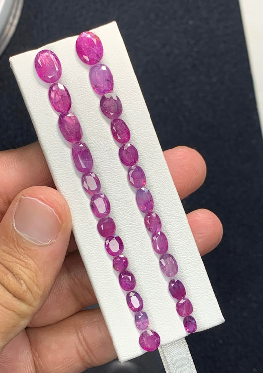 28 carats Purplish Pink Natural Kashmir Sapphire Oval , Emerald cut