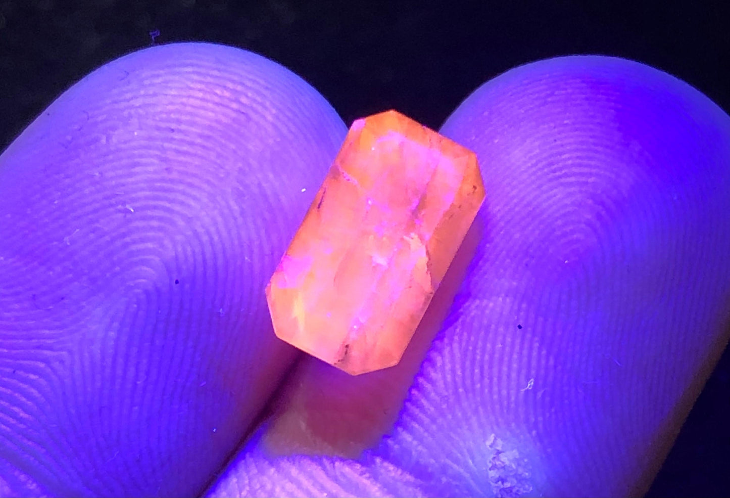 4.35 carats Natural Afghanite Stone UV reactive