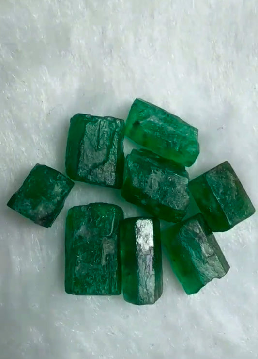 26 Carats Facet Rough Emerald Stones