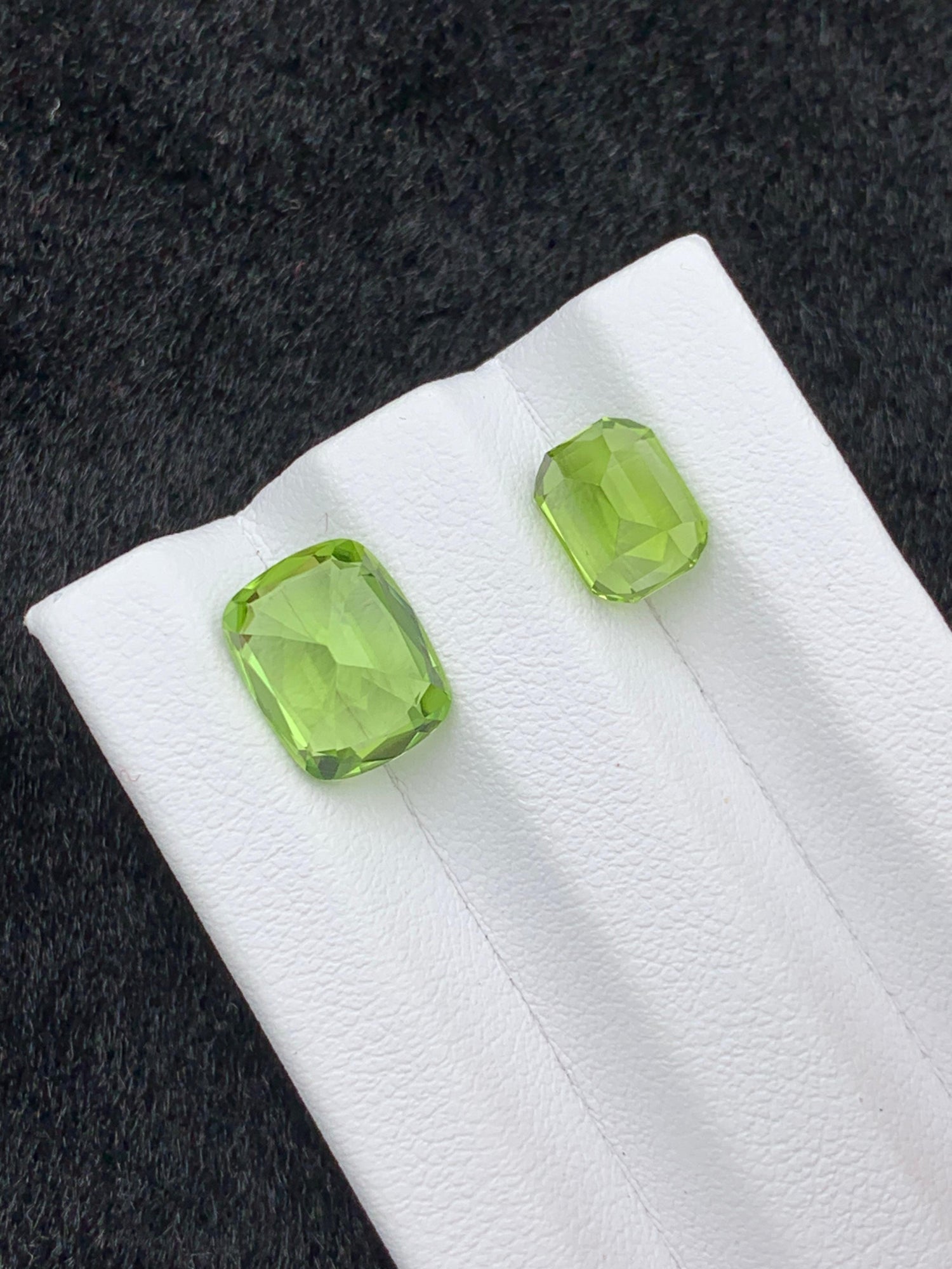 2 Pieces Emerald Cut Green Peridot Gems