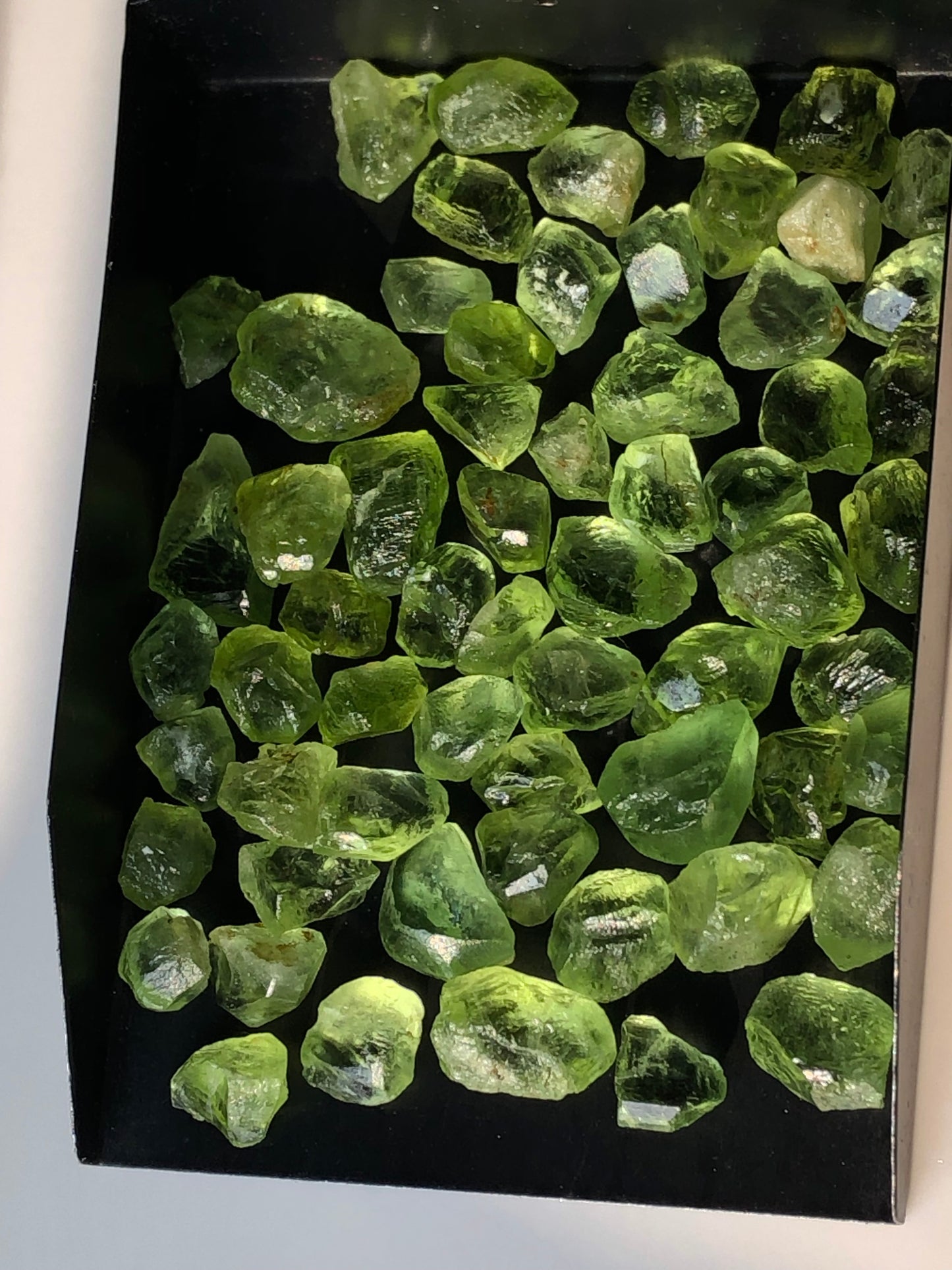 180 carats Natural Green Peridots Raw Gemstones