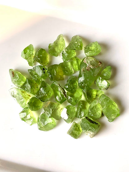 135 Carats Facet Rough Peridots for Cutting