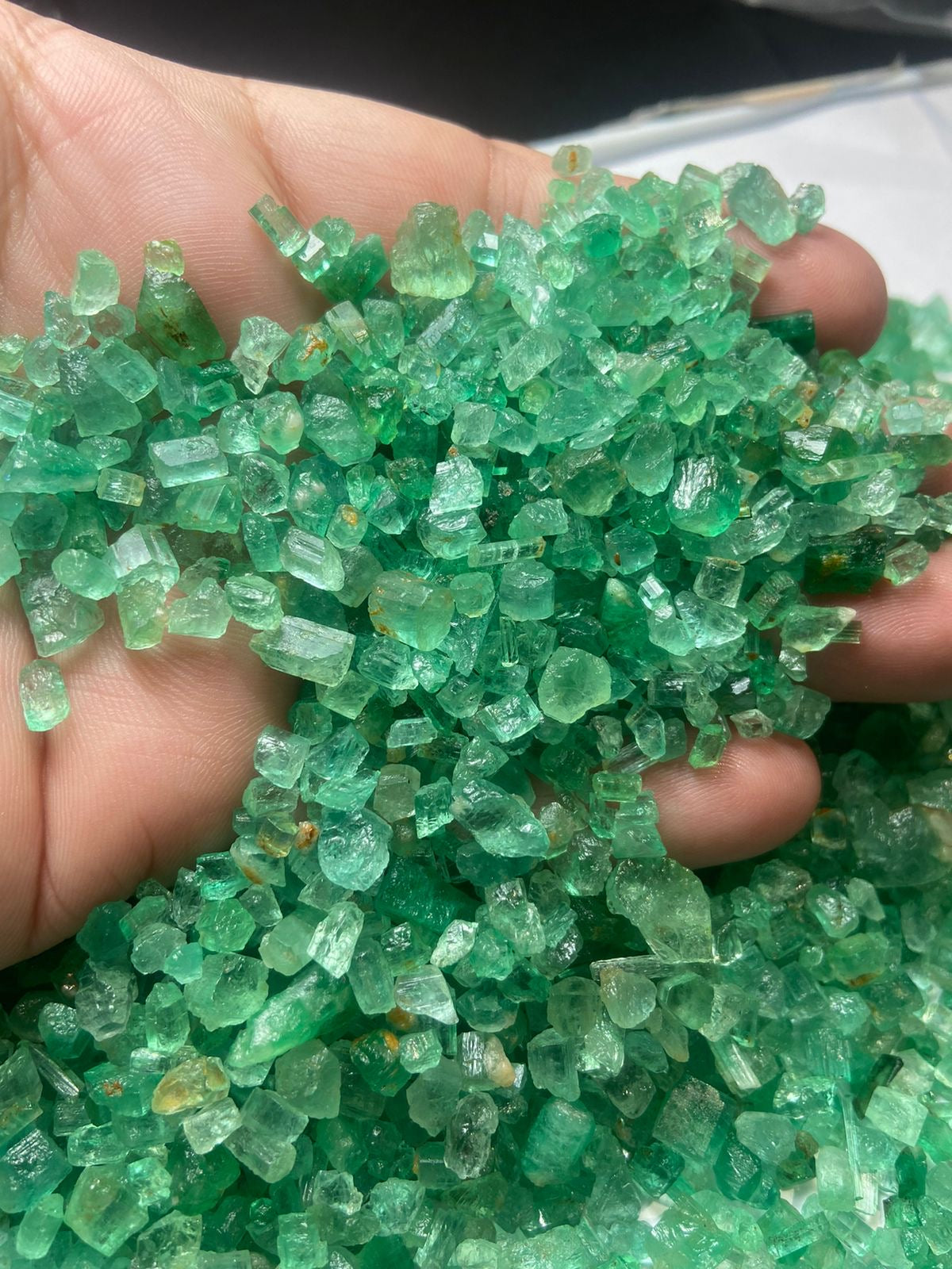 Deals on Natural Panjshir Rough Emerald Stones for faceting / cabbing | Facet Grade Emerald Uncut Stones