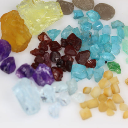 160 Carats Mixed Facet Rough Gemstones Emerald, Amber, Aqua, Amethyst, Citrine, Quartz, Tsavorite, Citrine, Garnet