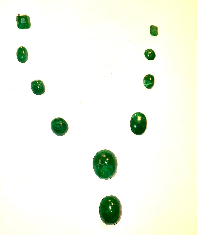 40 carats Rich Green Emerald Cabochons
