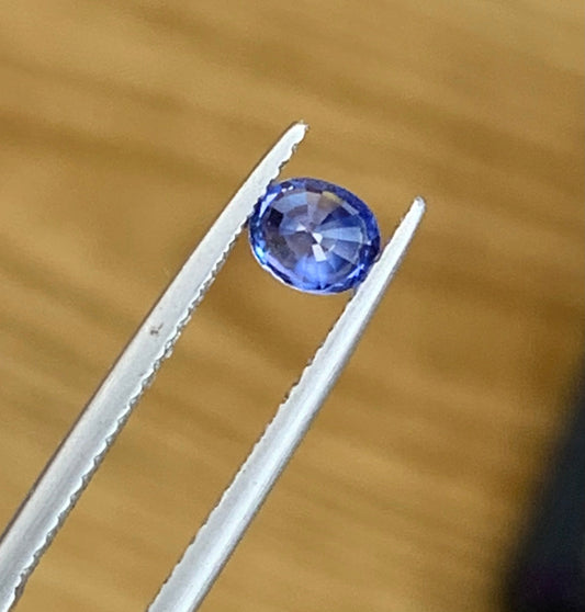 0.60 carats Oval Ceylon Blue Sapphire Loose Stone