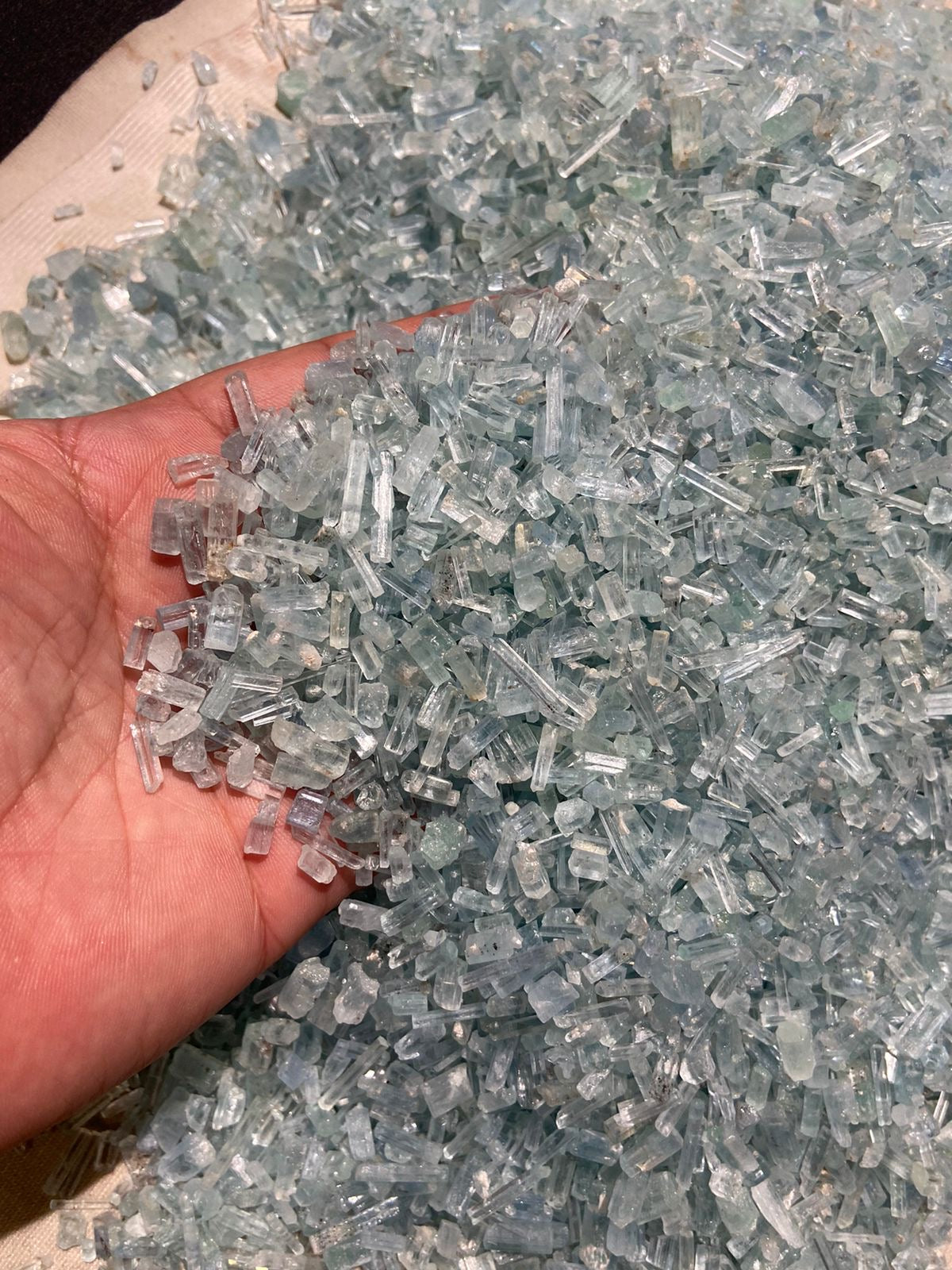 One kg Aquamarine Crystal deal