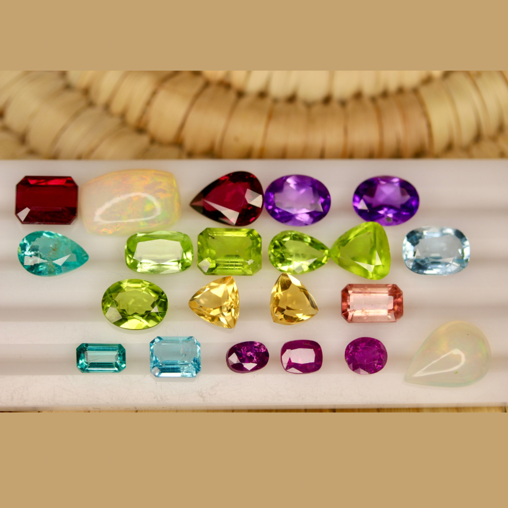 37 carats Mixed Loose Stones Kashmir Sapphires Aqua Peridots Apatite Opals Garnets Citrine Tourmaline Amethyst
