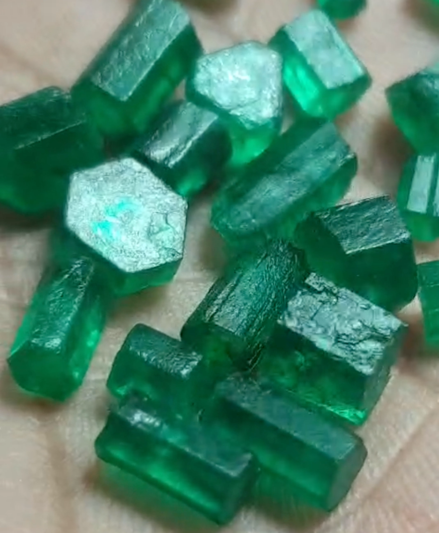 Raw Emerald Stones for faceting