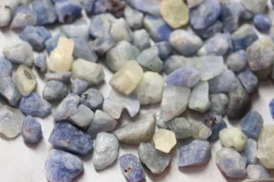 1 kg Rough Sapphires for Cabbing / Beading - Rough Sapphire Crystals