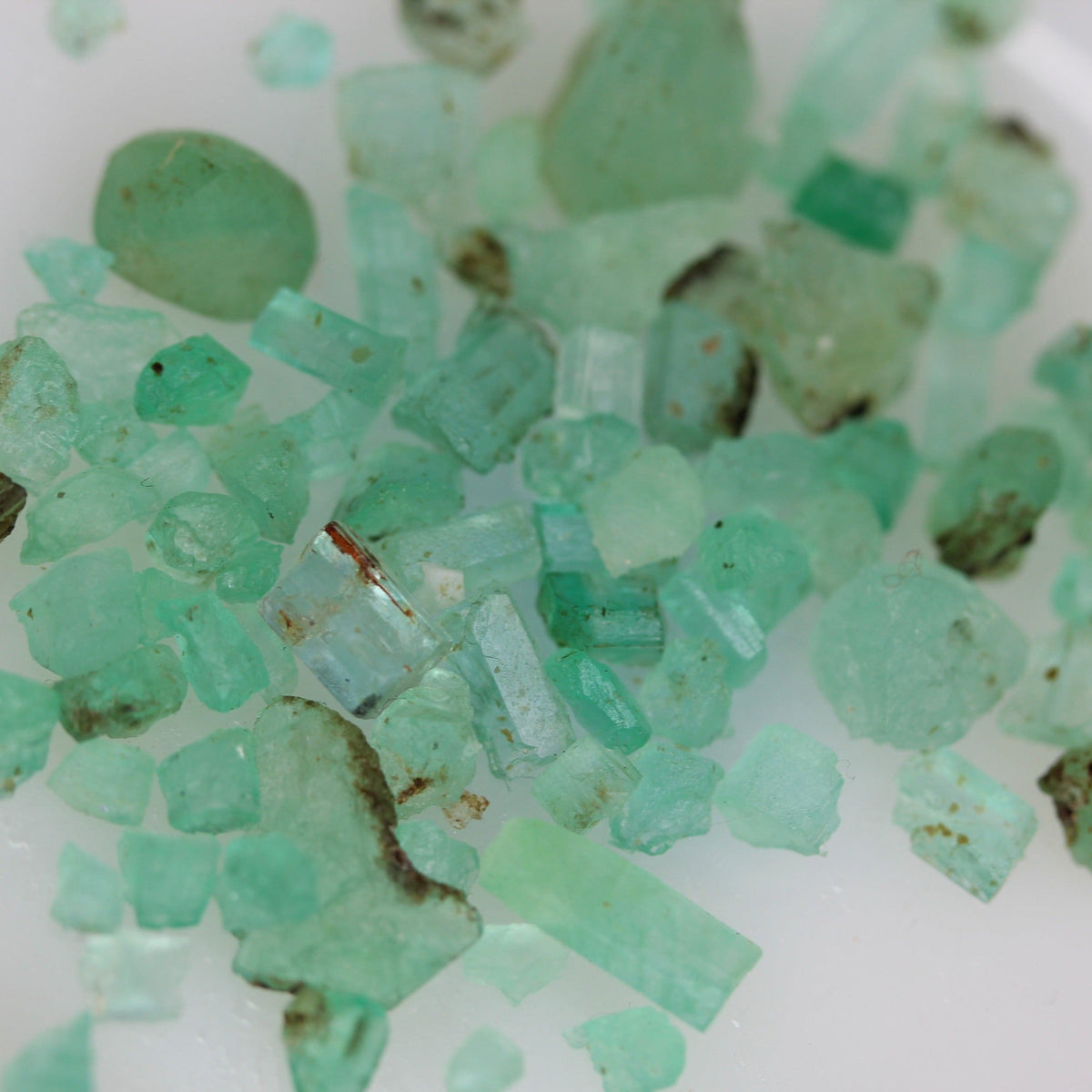 Small Emralds 38 carats Raw Tiny Emerald Crystals for Collections | Facet Rough Emer ...