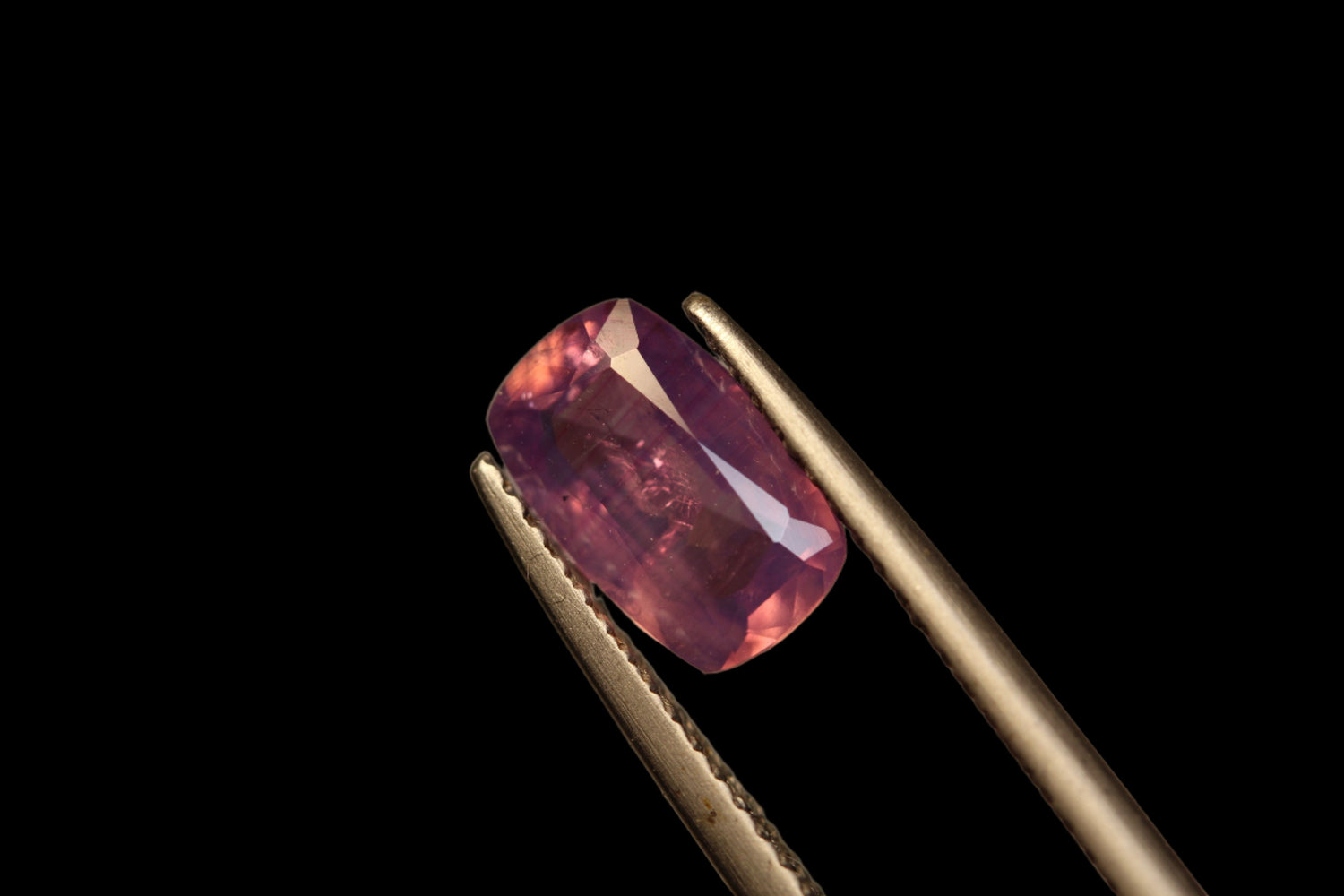 1.5 carats Kashmir Pink Sapphire