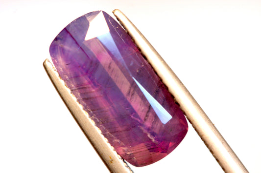 3.8 Carats Emerald Cut Natural Purplish pink Kashmir Sapphire