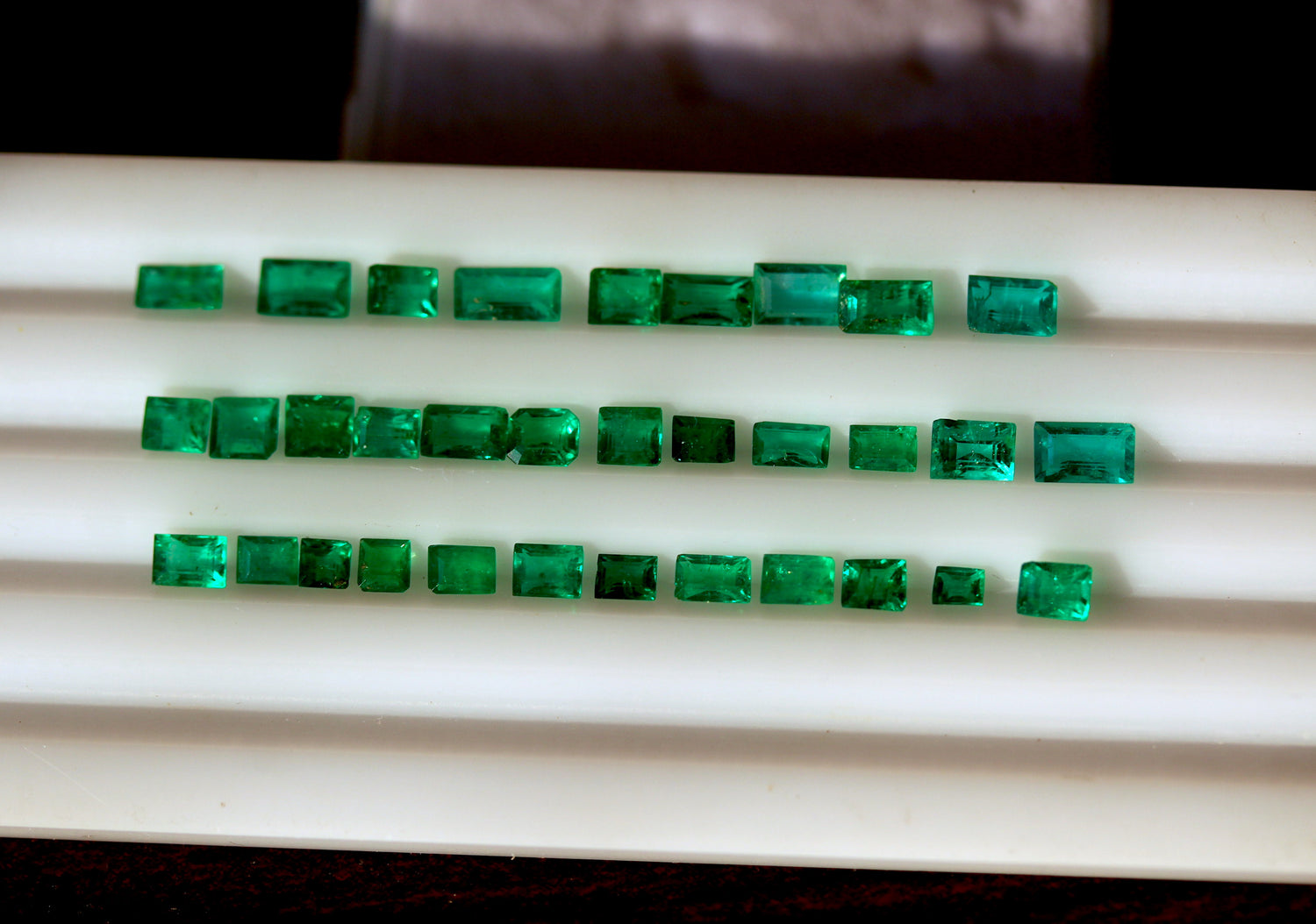 melee size Emerald Loose Stones for jewelry