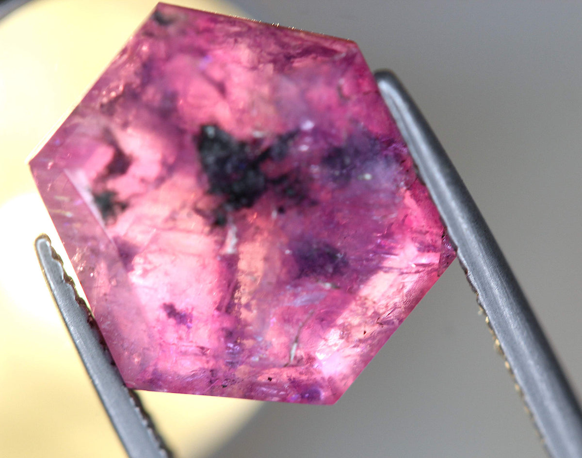 7.9 carats Kashmir Pink Sapphire Trapiche for ring