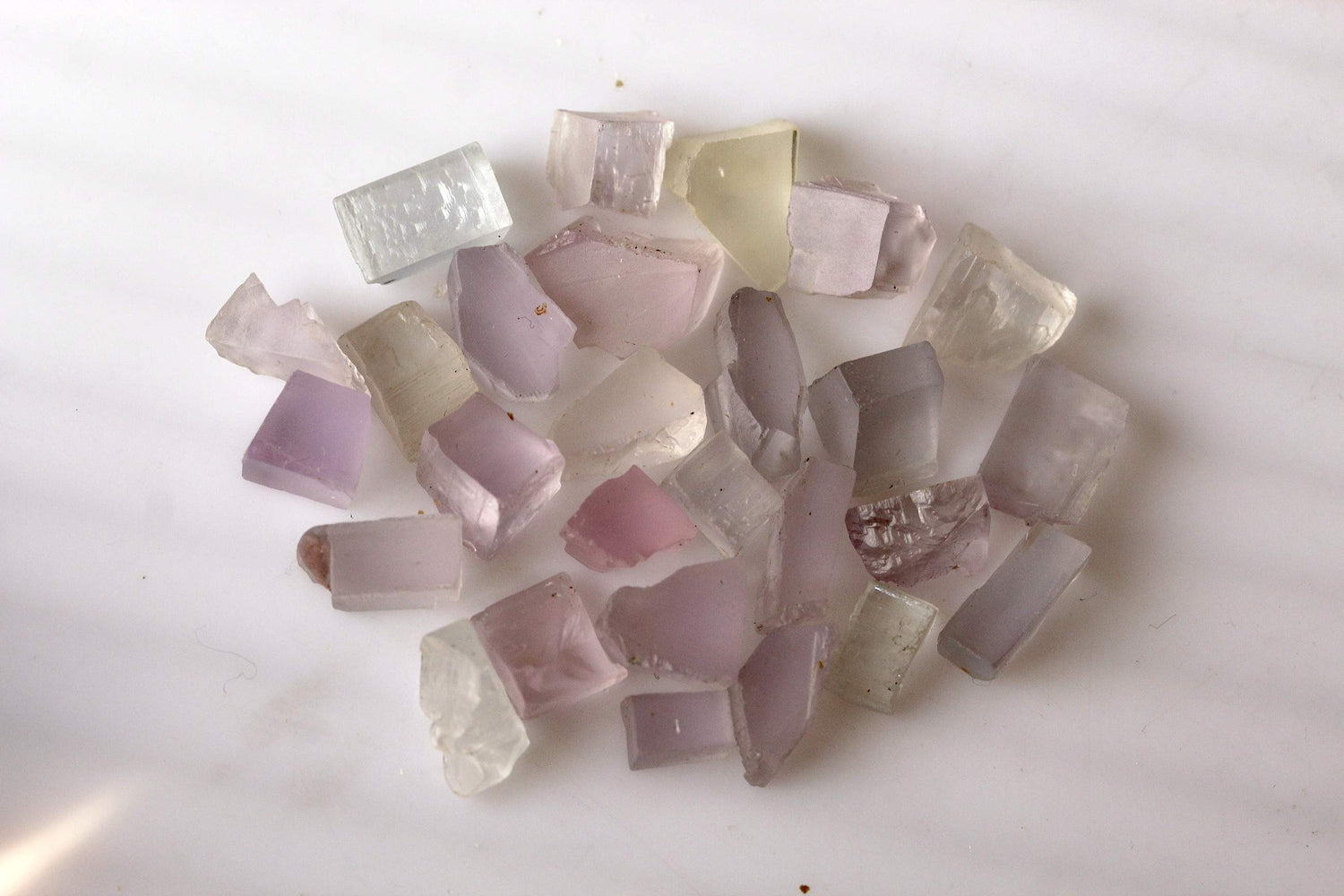 Natural Rough Kunzite Stones for Gemstone Cutters