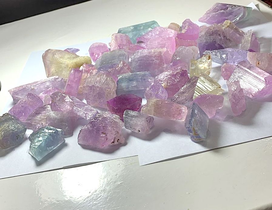 Pink Kunzite Raw Crystals for Faceting / Collection Deal