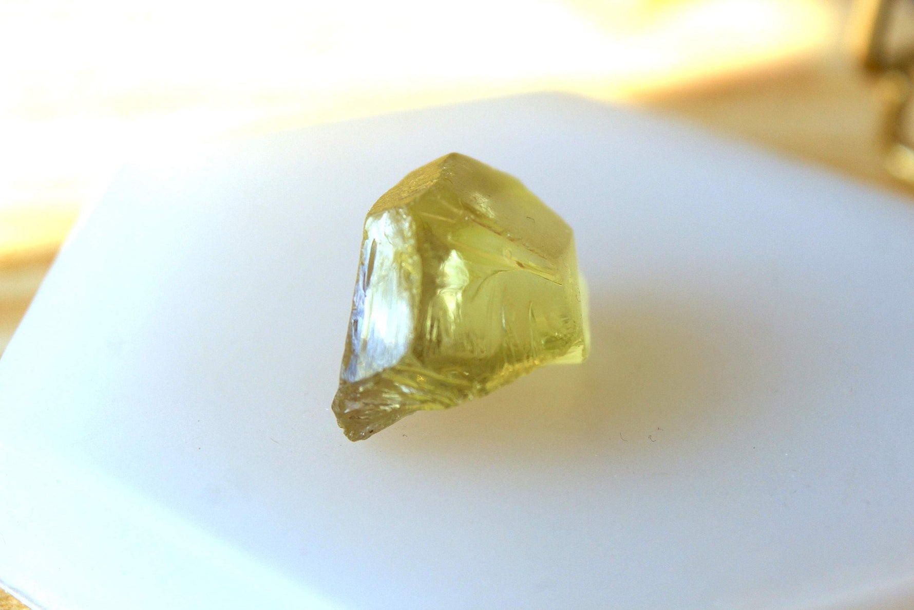  Faceting Raw Lemon Quartz