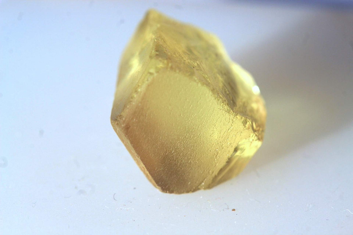 Facet Raw Lemon Quartz for faceting