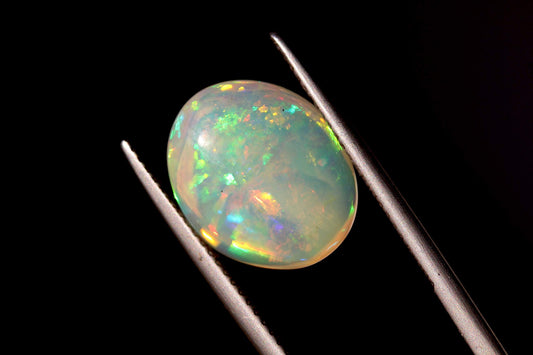 3.80 carats Natural Ethiopian Opal Cabochon for Jewelry