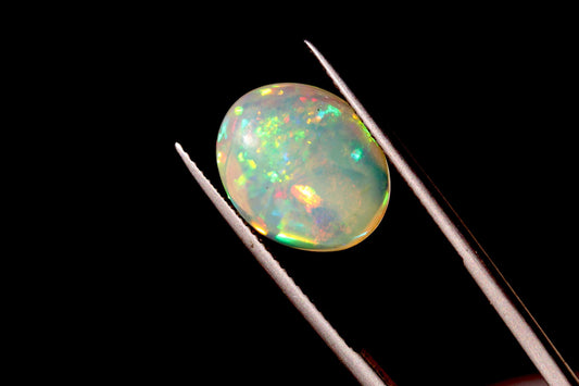 3.80 carats Natural Ethiopian Opal Cabochon for Jewelry