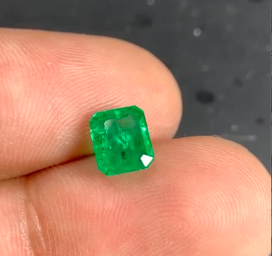 1.50 carats Cushion Panjshir Emerald Stone Loose Gem