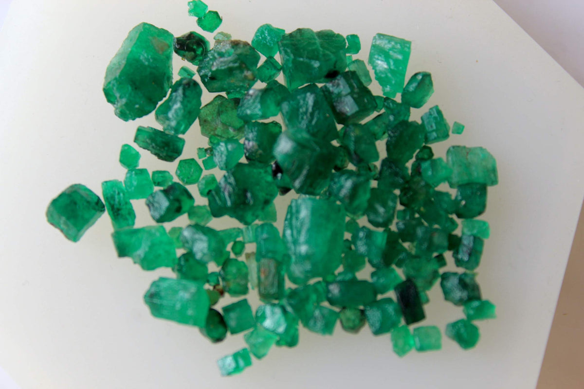 Natural Raw Swat Emeralds for sale