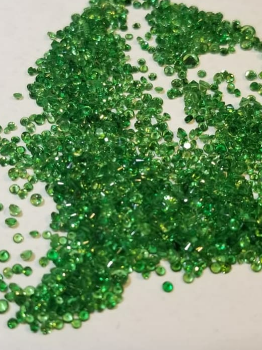 Natural Tsavorite Garnet Gemstone sale online